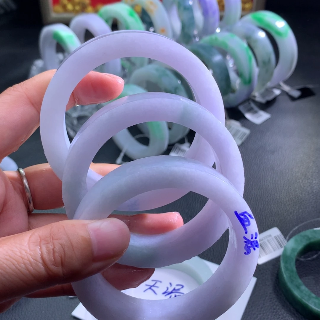 定制翡翠未镶嵌翡翠手镯