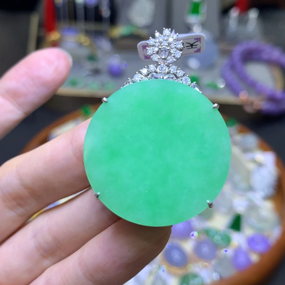 翡翠18K金镶嵌颈饰翡翠吊坠项链