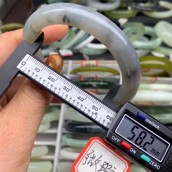 蛇纹石玉未镶嵌手镯1005