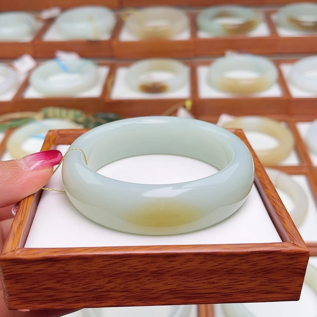 和田玉手镯未镶嵌58