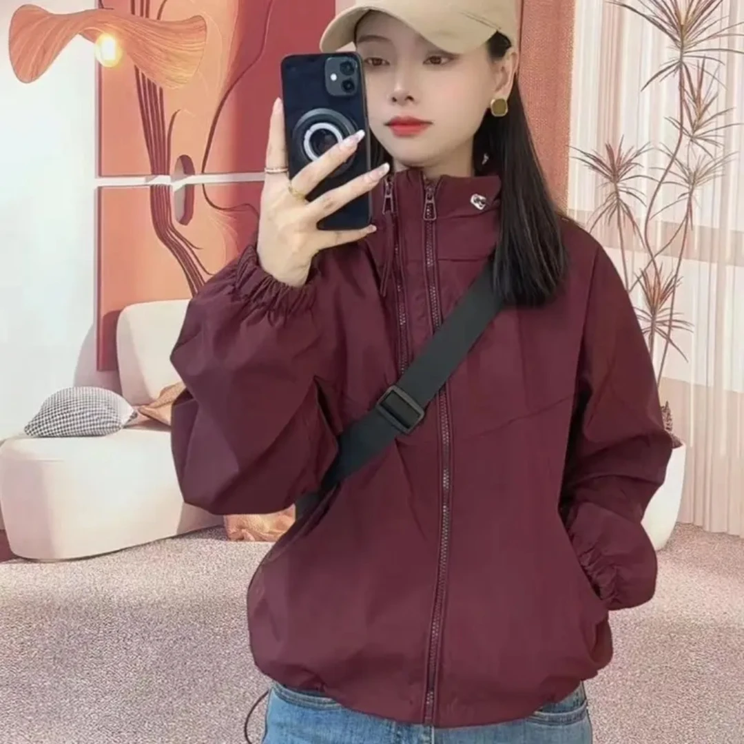 2025春季新款宽松运动防风连帽冲锋衣外套女时尚设计感夹克外套