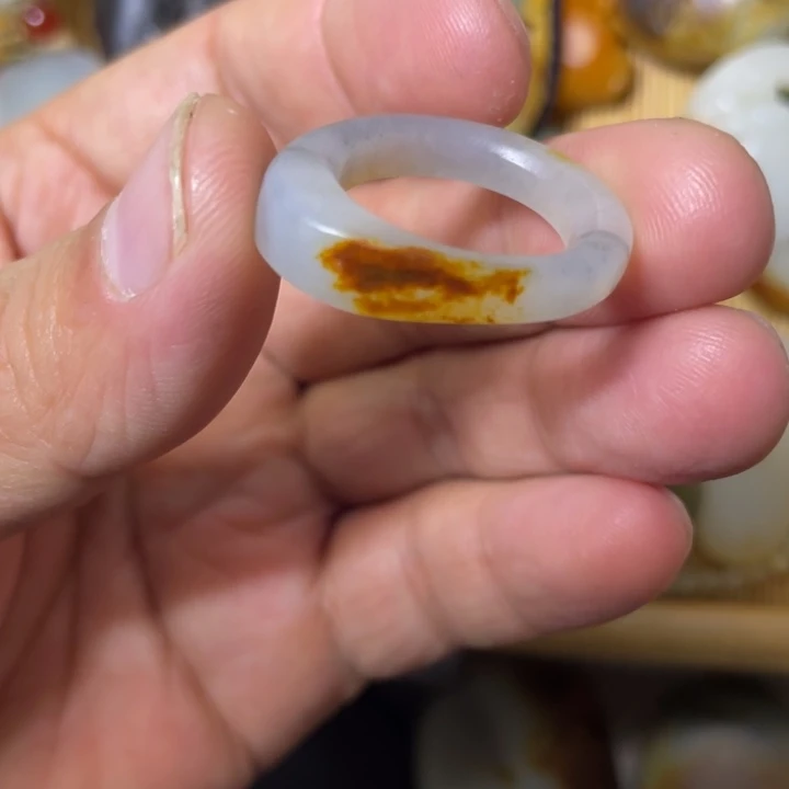 和田玉（墨玉）未镶嵌颈饰