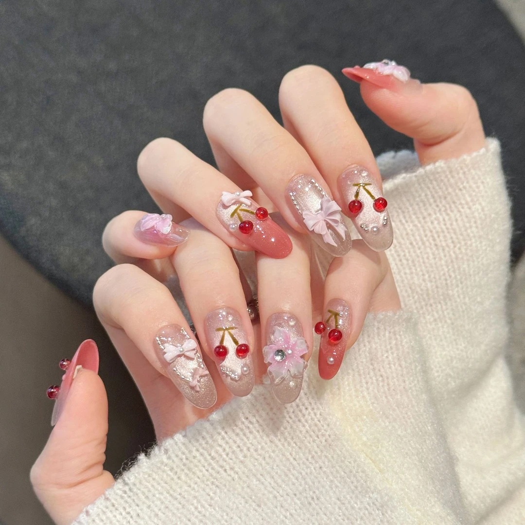 【樱桃园】捏捏雕花可爱甜美风蝴蝶结手工美甲粉色显白纯手工鎏金