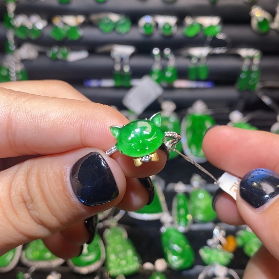 翡翠戒指18K金镶嵌天然翡翠