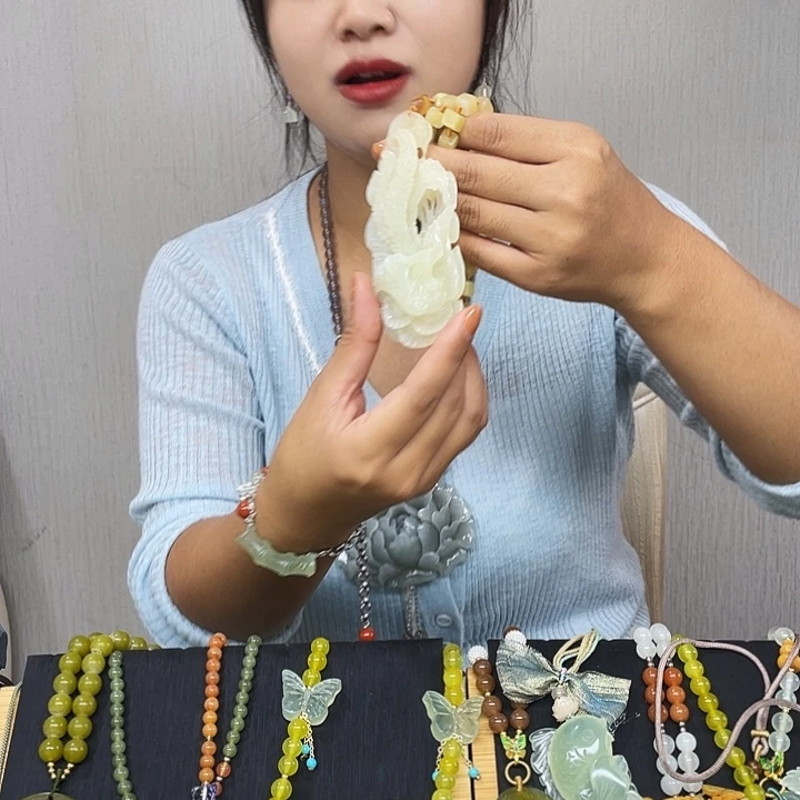 未镶嵌蛇纹石玉颈饰