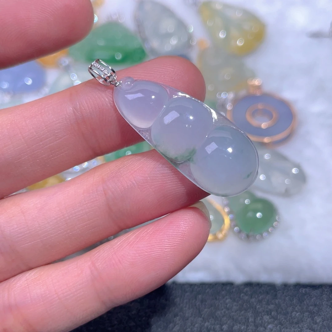 颈饰18K金镶嵌翡翠翡翠