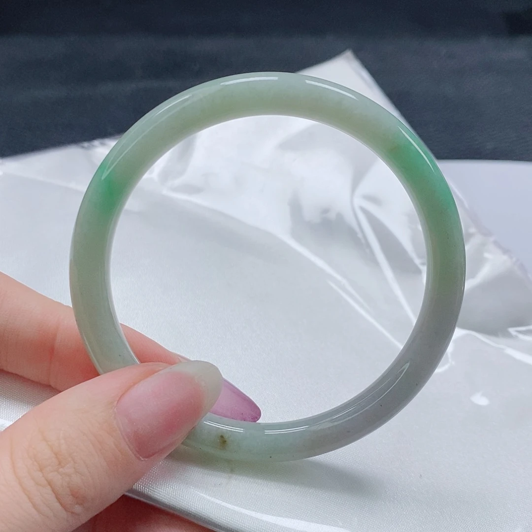 【闪购商品】未镶嵌手镯（圆镯）翡翠521号