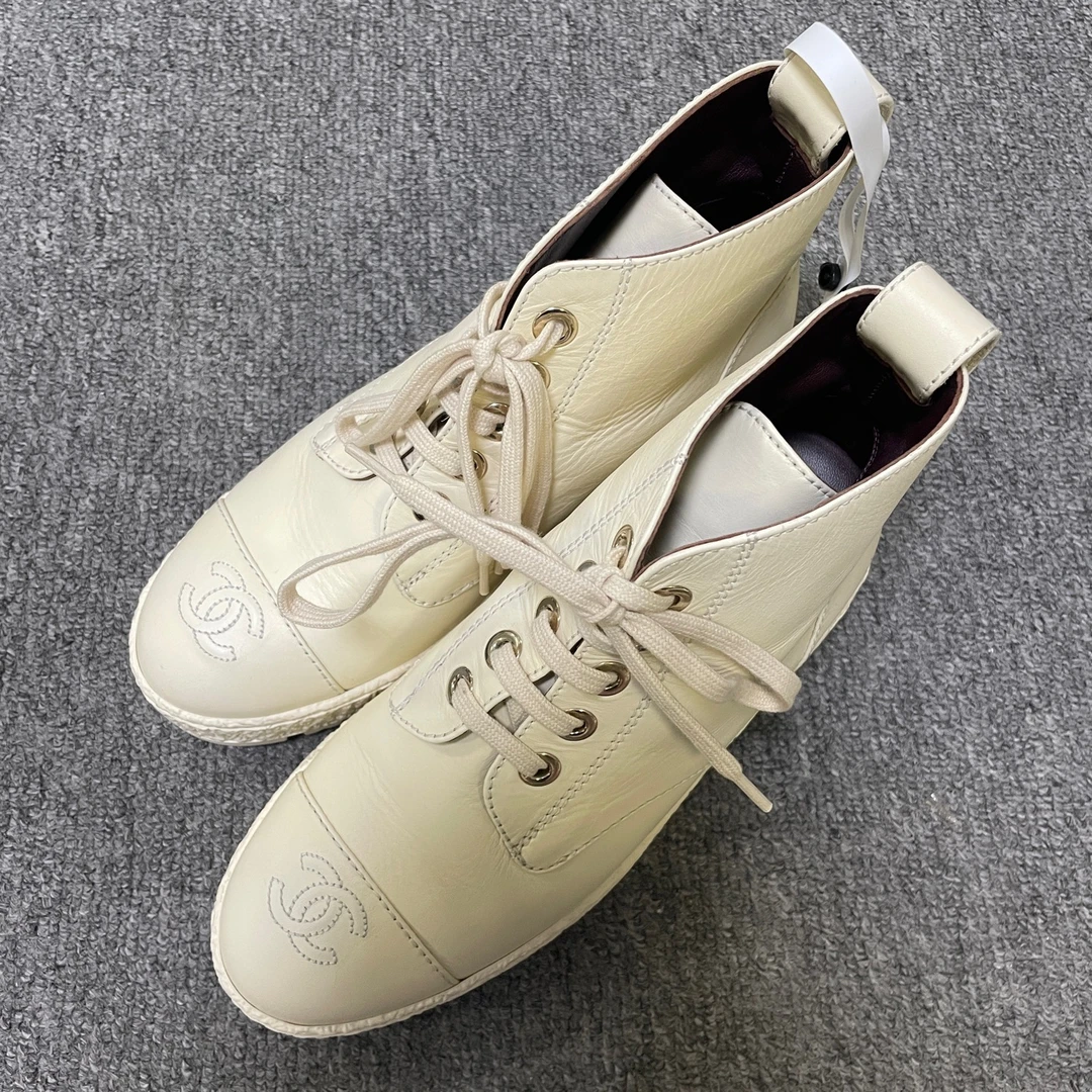 95新 Chanel/香奈儿  羊皮 舒适百搭 短靴 lin尺码：37 编码：6674