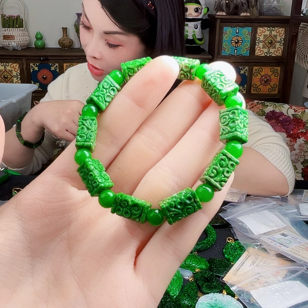 颈饰未镶嵌翡翠多样性