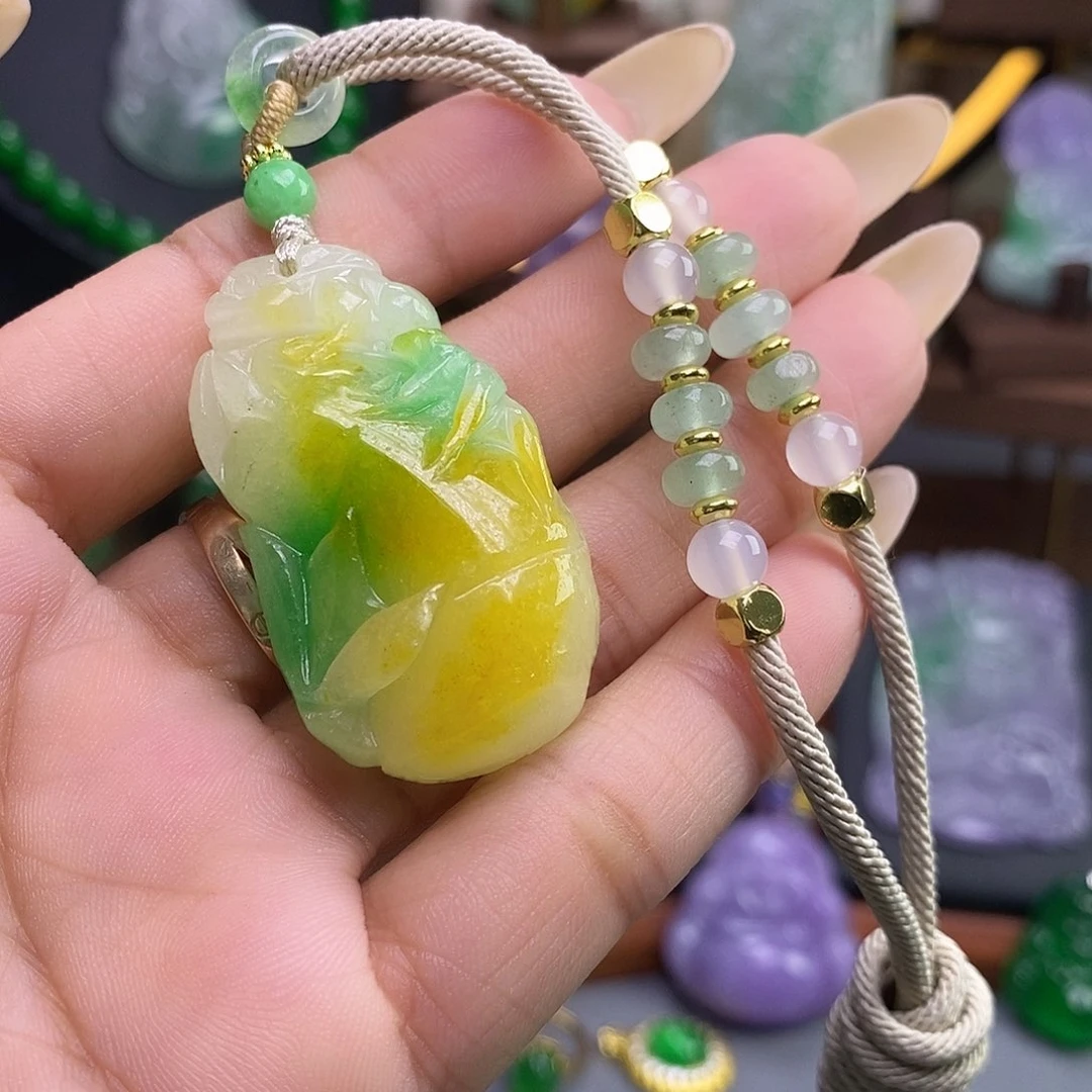 吊坠(赠链)未镶嵌翡翠