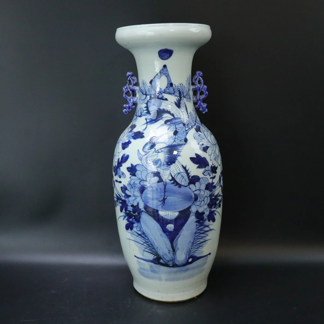 Lot.25110119清道光豆青釉青花花鸟纹双耳赏瓶 高：约57.2cm