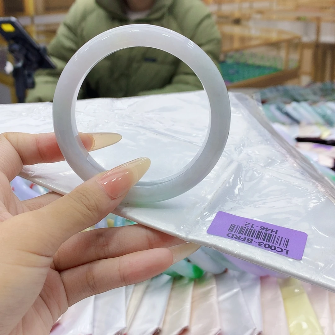 翡翠未镶嵌手镯bbb