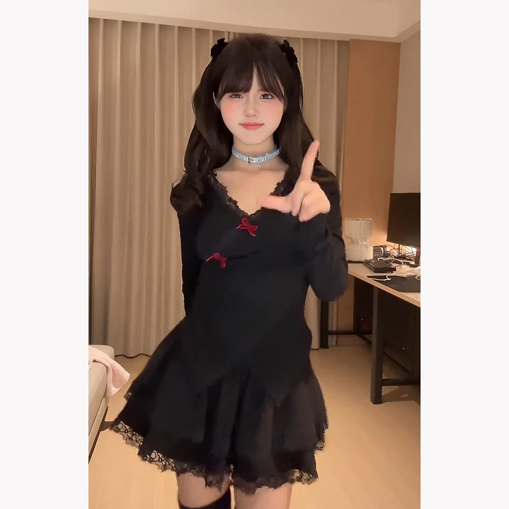 纯欲风甜美黑色蕾丝V领针织衫女秋季辣妹短款显瘦a字蛋糕裙两件套