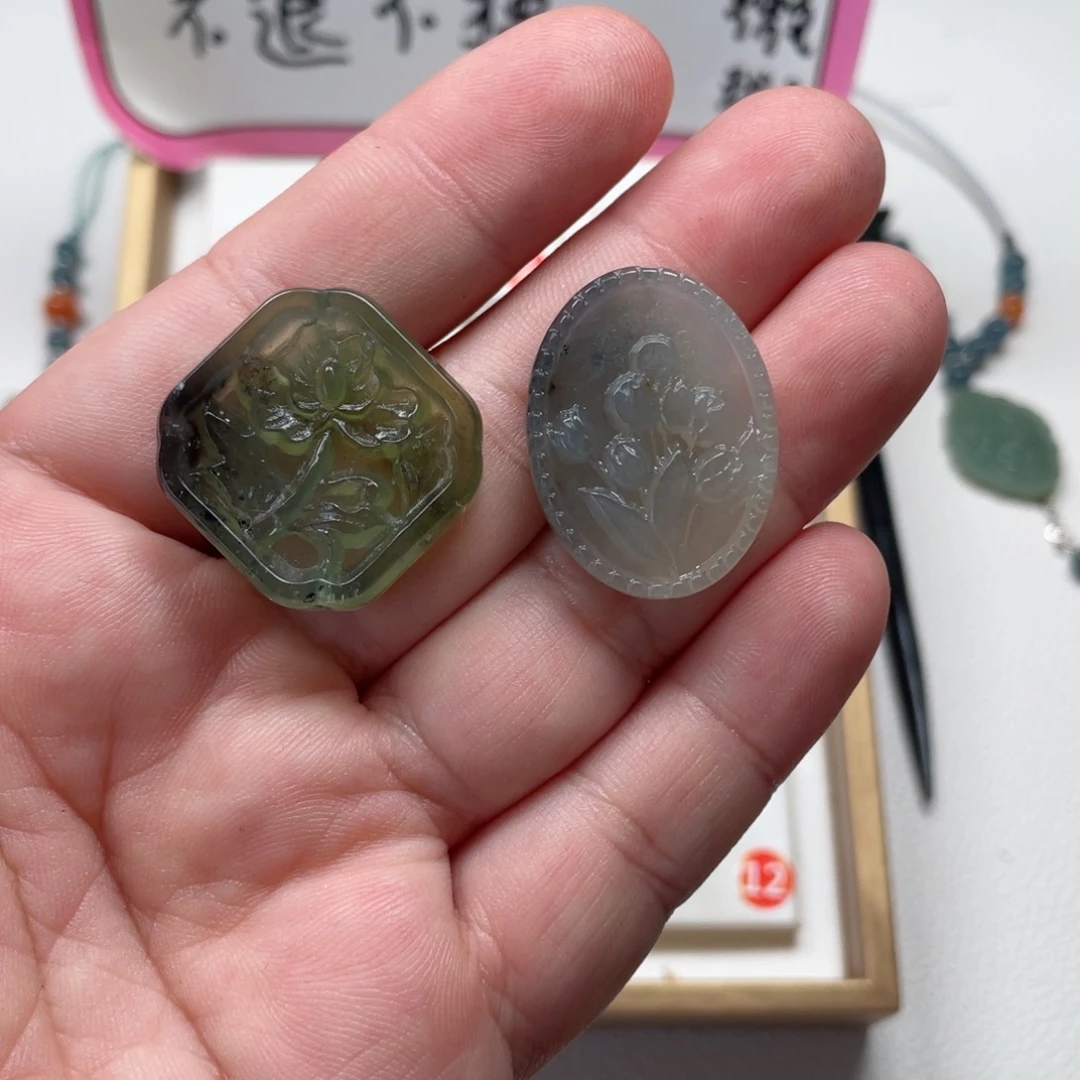 麻***饼未镶嵌蛇纹石玉颈饰
