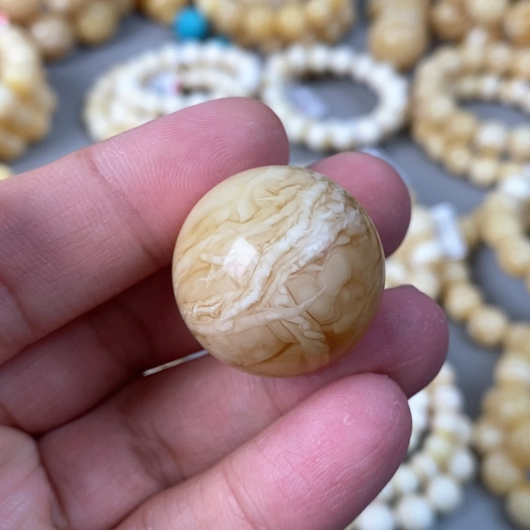 蜜蜡未镶嵌珠宝奇石11.7g 27.4mm