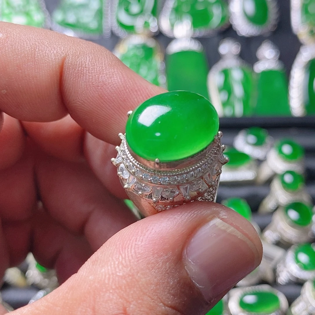 翡翠未镶嵌颈饰