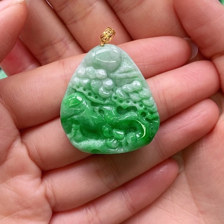 翡翠颈饰未镶嵌吊坠