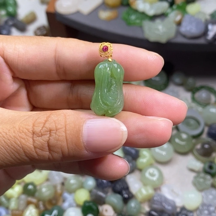 未镶嵌和田玉挂件
