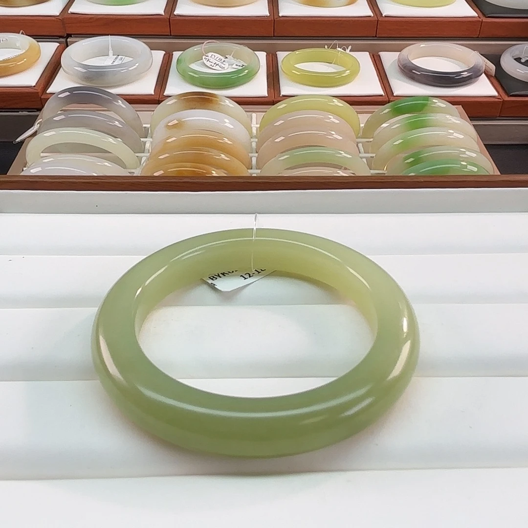 和田玉未镶嵌手镯56浅青黄口