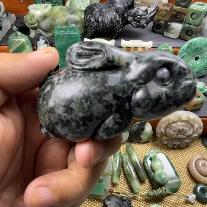 独山玉未镶嵌珠宝半成品