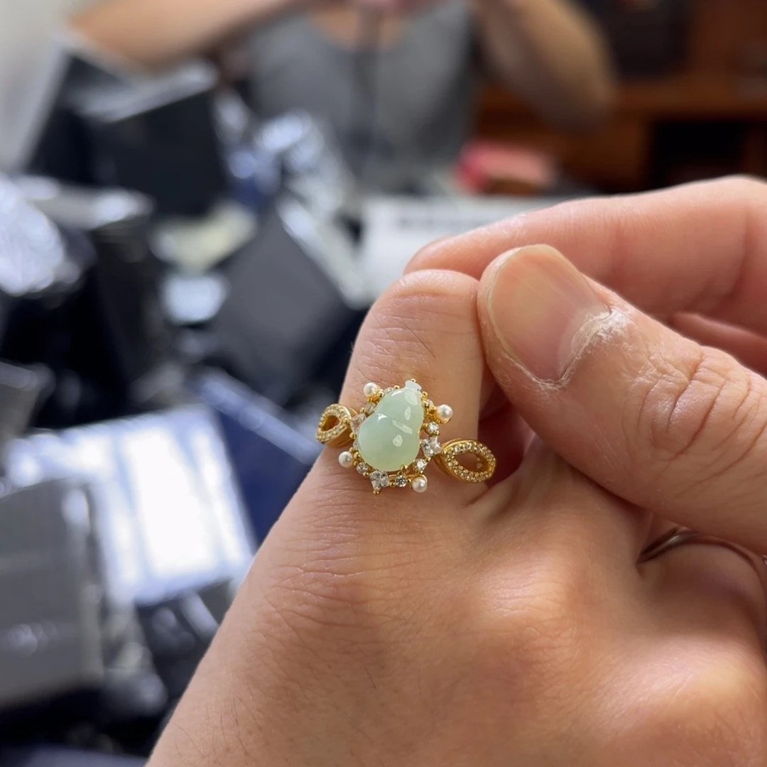 翡翠银S925镀金镶嵌颈饰