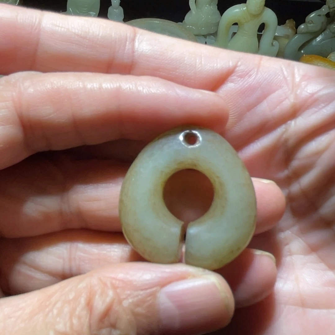 未镶嵌和田玉（糖玉）挂件