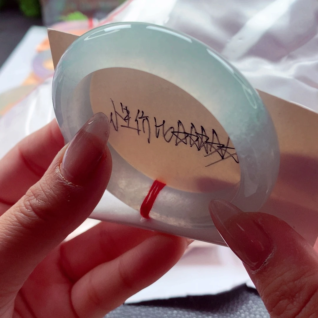 翡翠未镶嵌手镯师妹53.8小万战斗机荧光棒