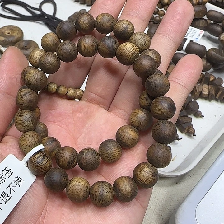 沉香沉香碎屑奇楠沉香圆珠单圈1.0-8g多样性发一条