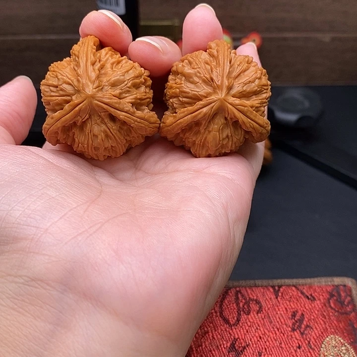 赵***世把件文玩核桃白奔