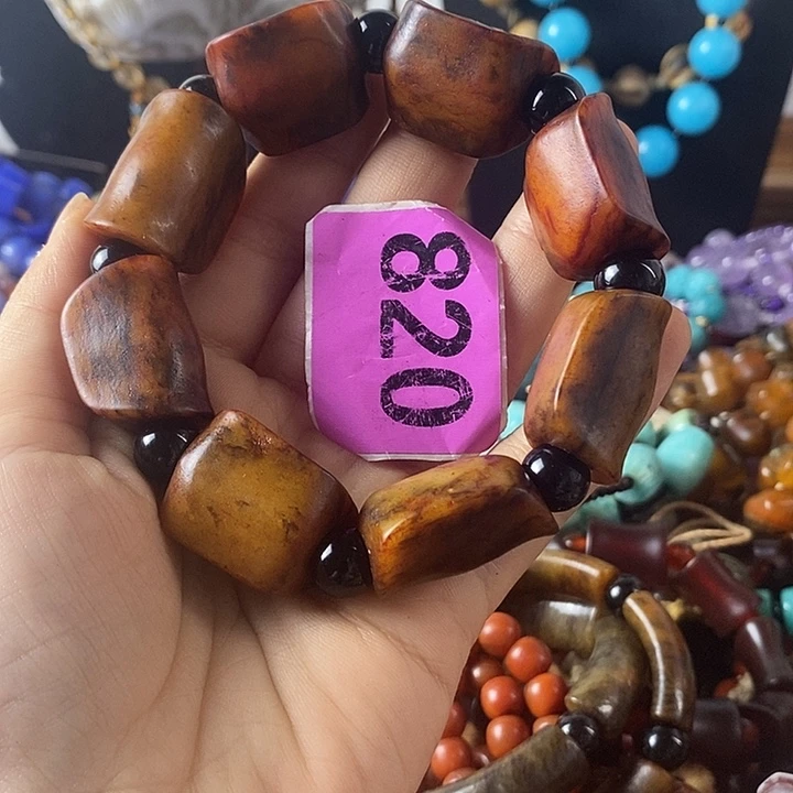 飞***猴玛瑙/玉髓颈饰未镶嵌