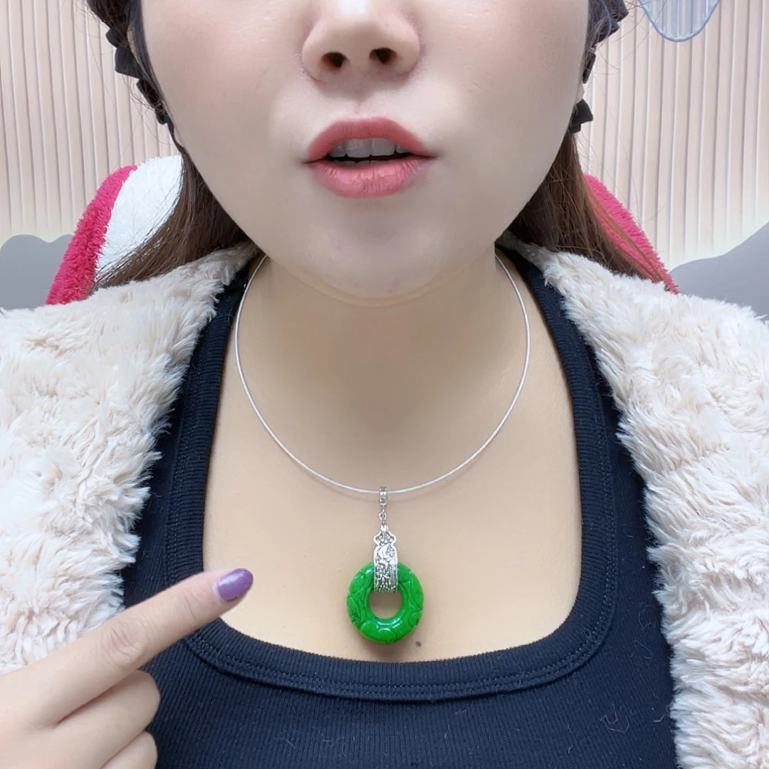 翡翠未镶嵌颈饰项链