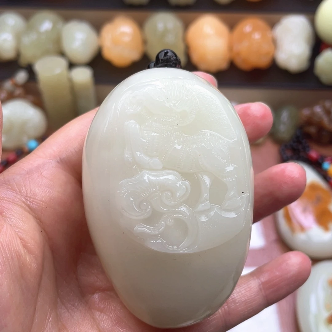 一***埃石材天然古青石手把件