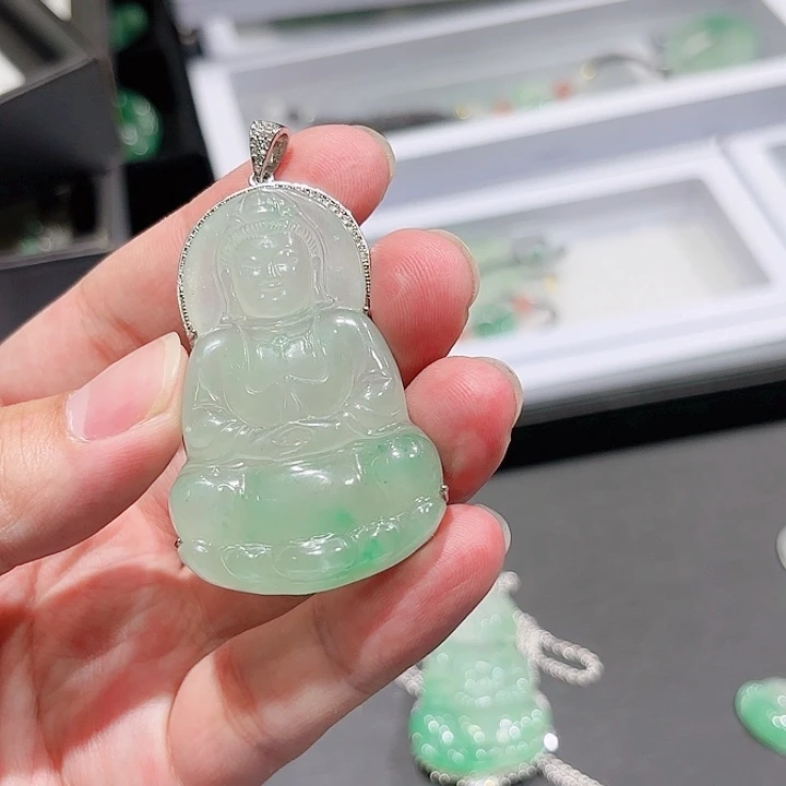 吴***】石英质玉（非洲翠）未镶嵌吊坠(不含链)