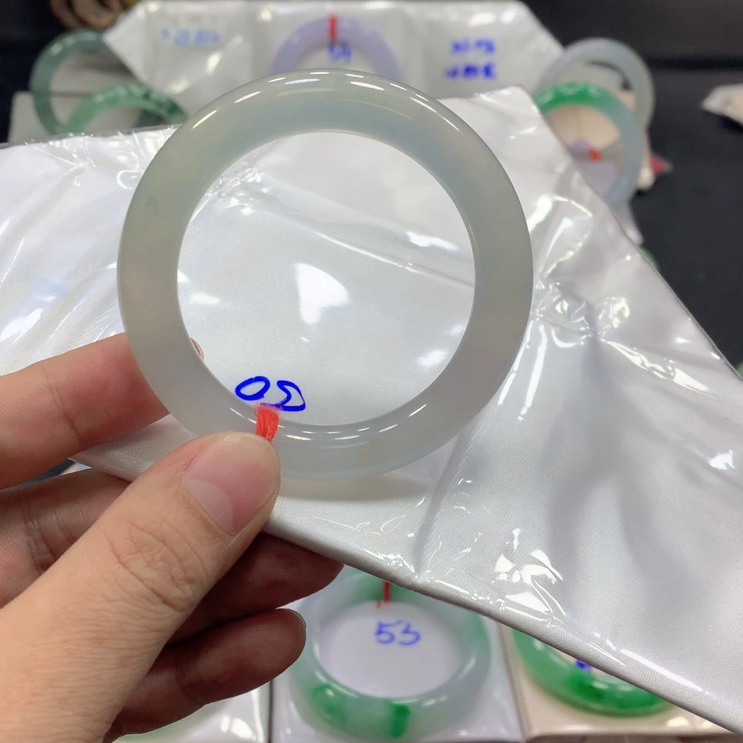 翡翠未镶嵌手镯翡翠