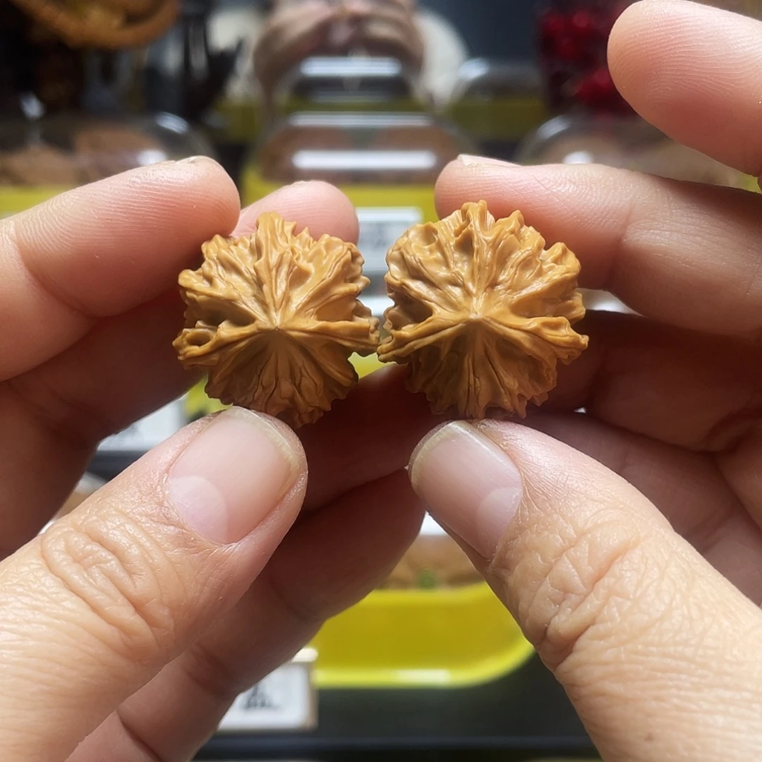 文玩核桃把件手捻26尺寸三棱全品