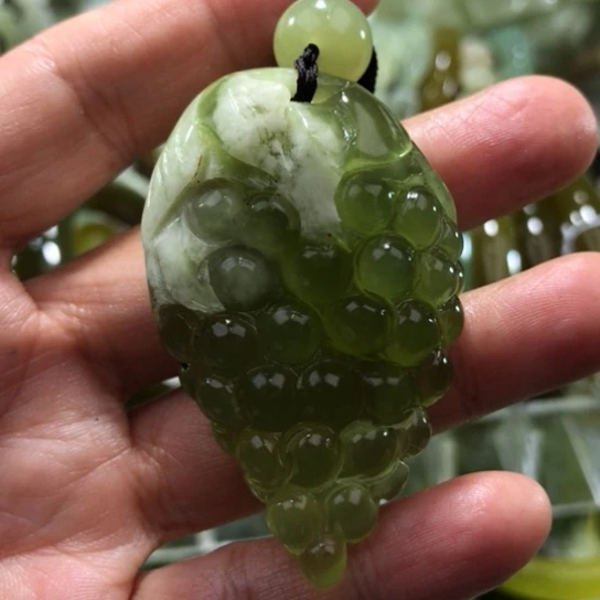 岫玉未镶嵌吊坠葡萄