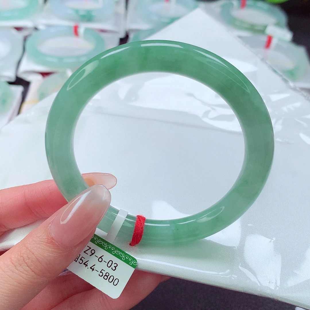 翡翠未镶嵌手镯缅甸天然a货翡翠手镯