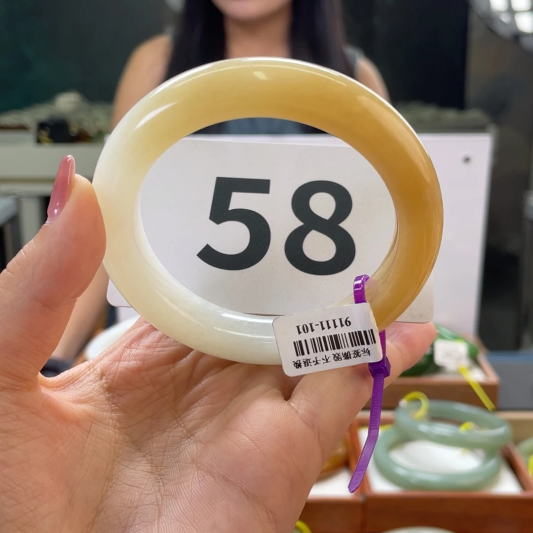 和田玉手镯未镶嵌结构