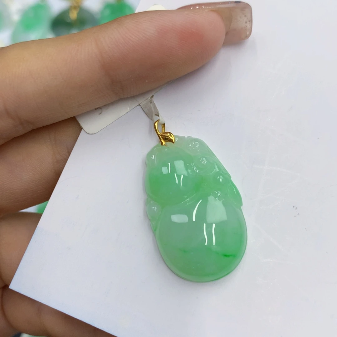 翡翠18K金镶嵌颈饰翡翠
