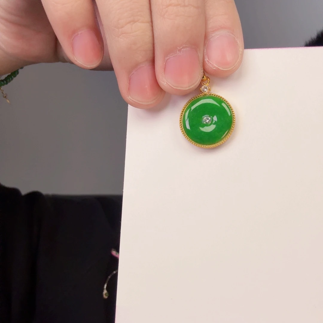 翡翠颈饰未镶嵌一件