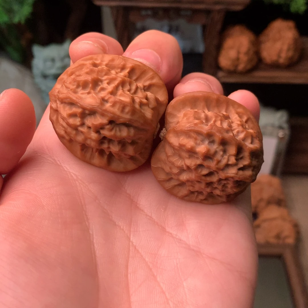 文玩核桃把件37尺寸的全品瓷娃娃