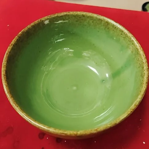 瓷片瓷片，各种摆件，均有瑕疵。沙锅！