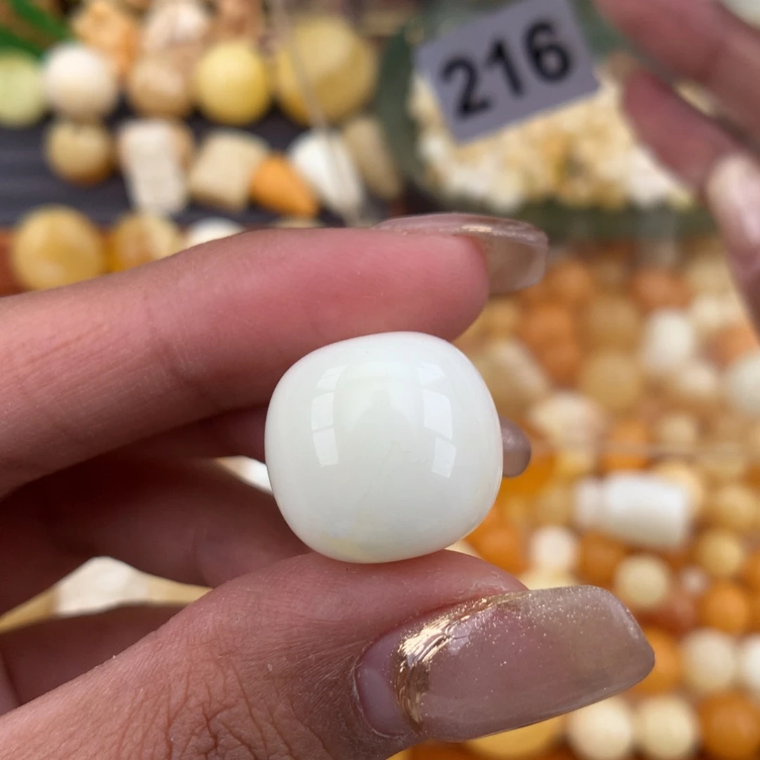 琥珀珠宝奇石未镶嵌17.3