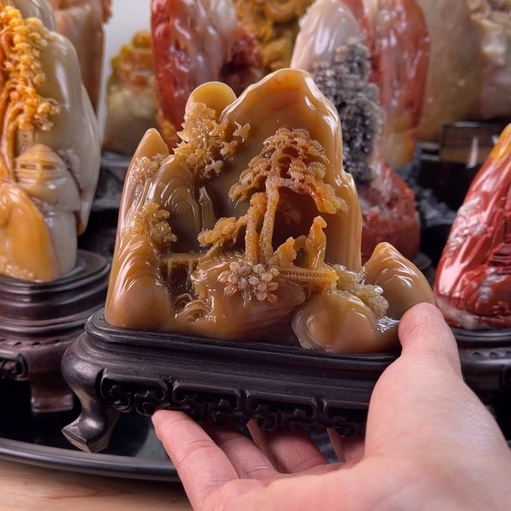 田黄石抱琴访友摆件