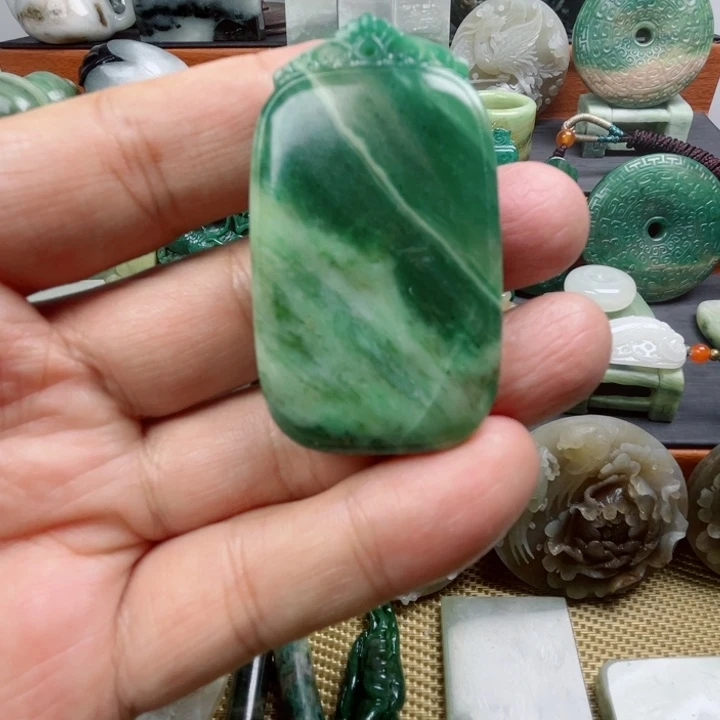 百***r独山玉未镶嵌珠宝半成品