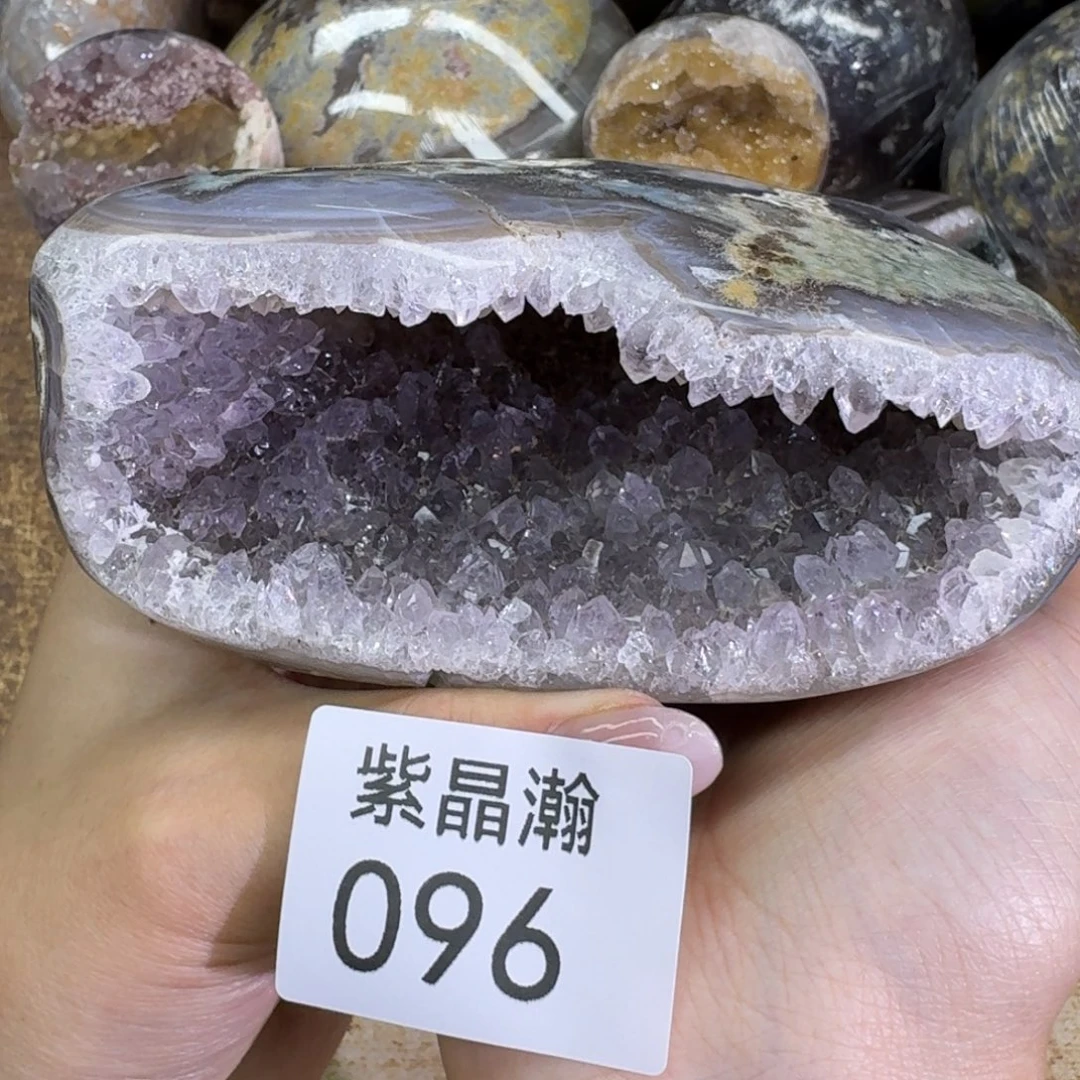未镶嵌水晶大型摆件（非配饰）