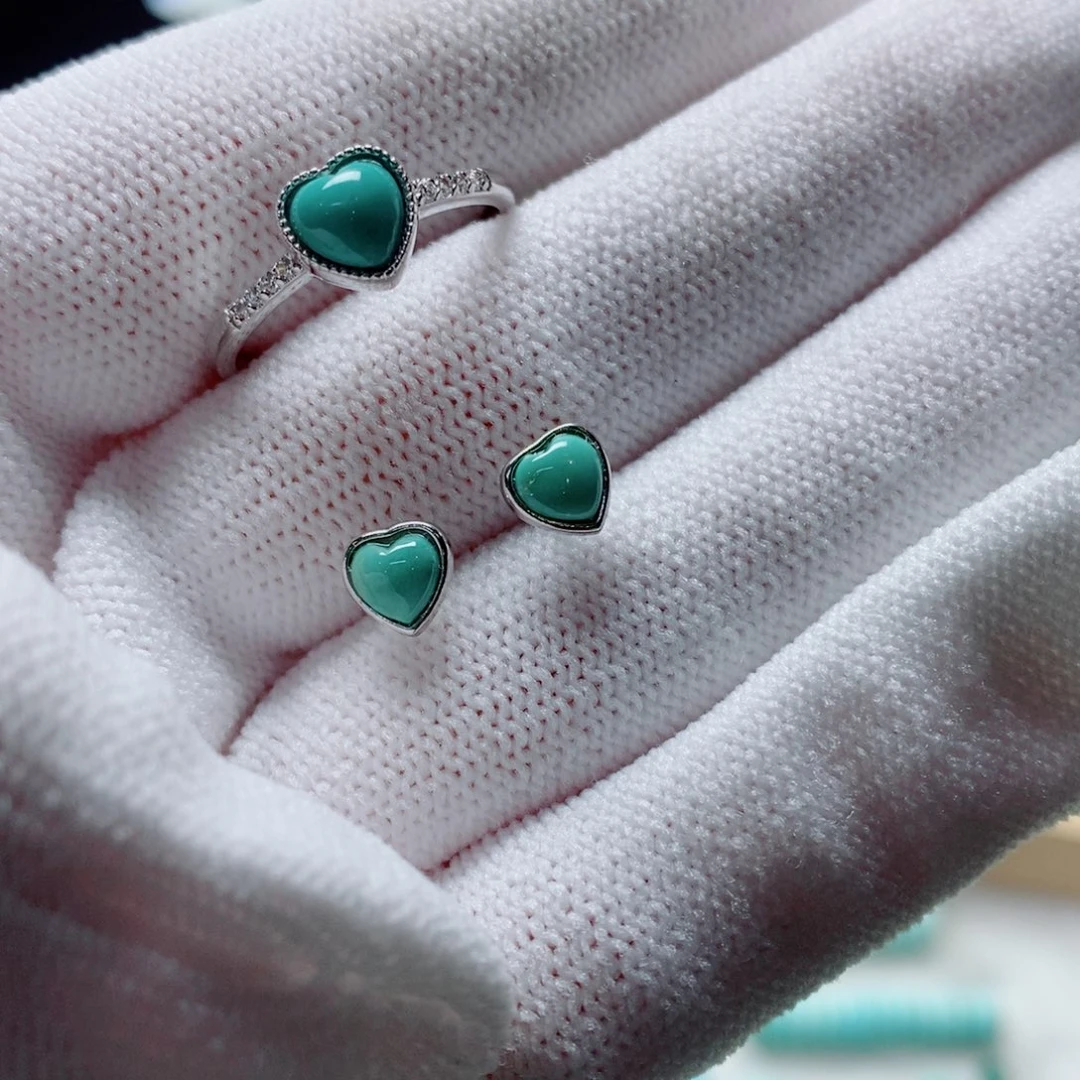 未镶嵌绿松石珠宝奇石