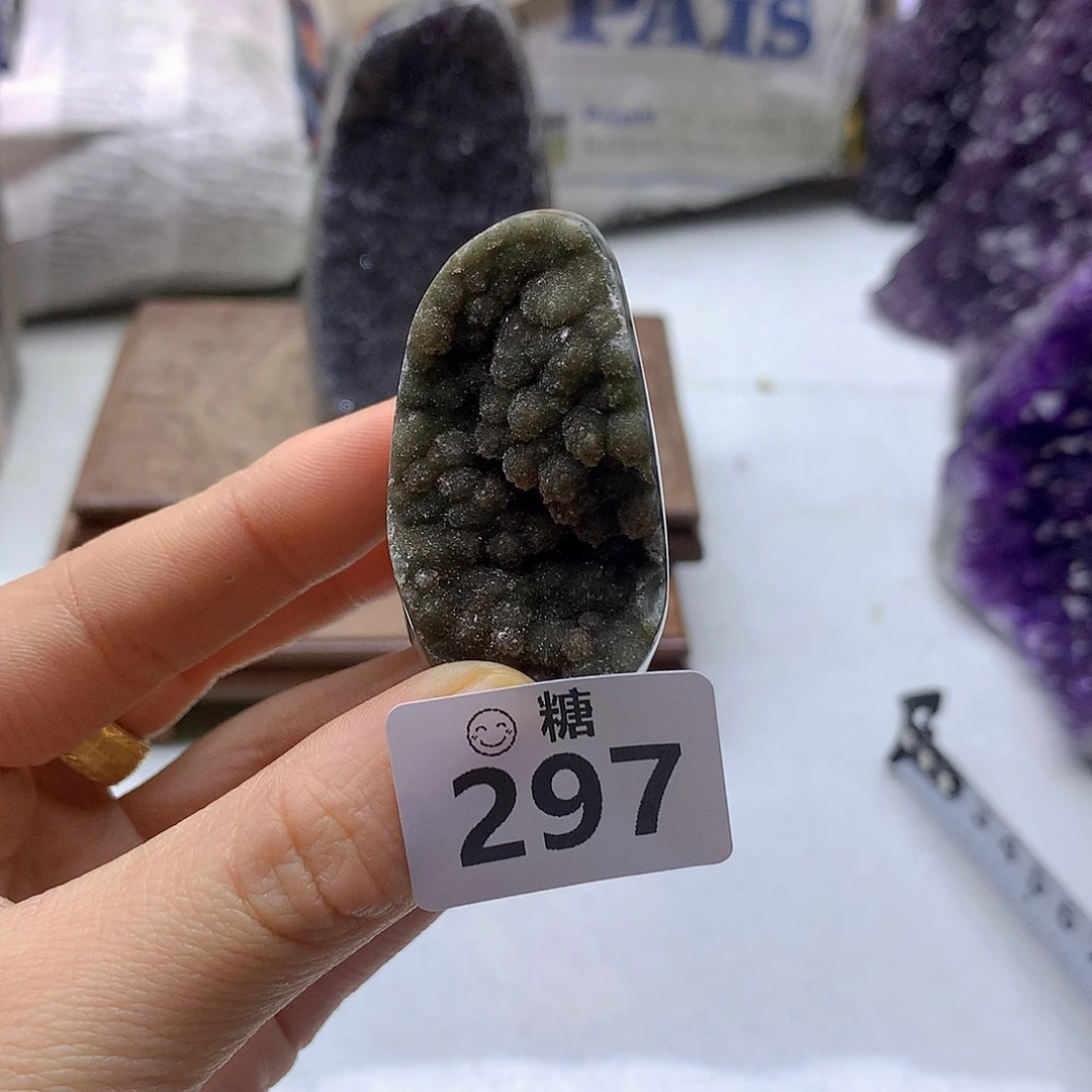 水晶大型摆件（非配饰）未镶嵌?