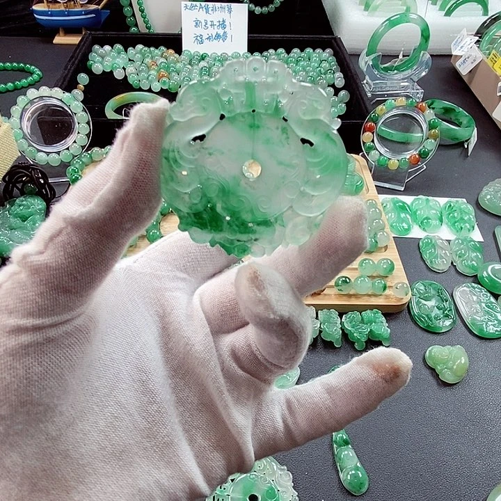 石英质玉吊坠(不含链)未镶嵌心***