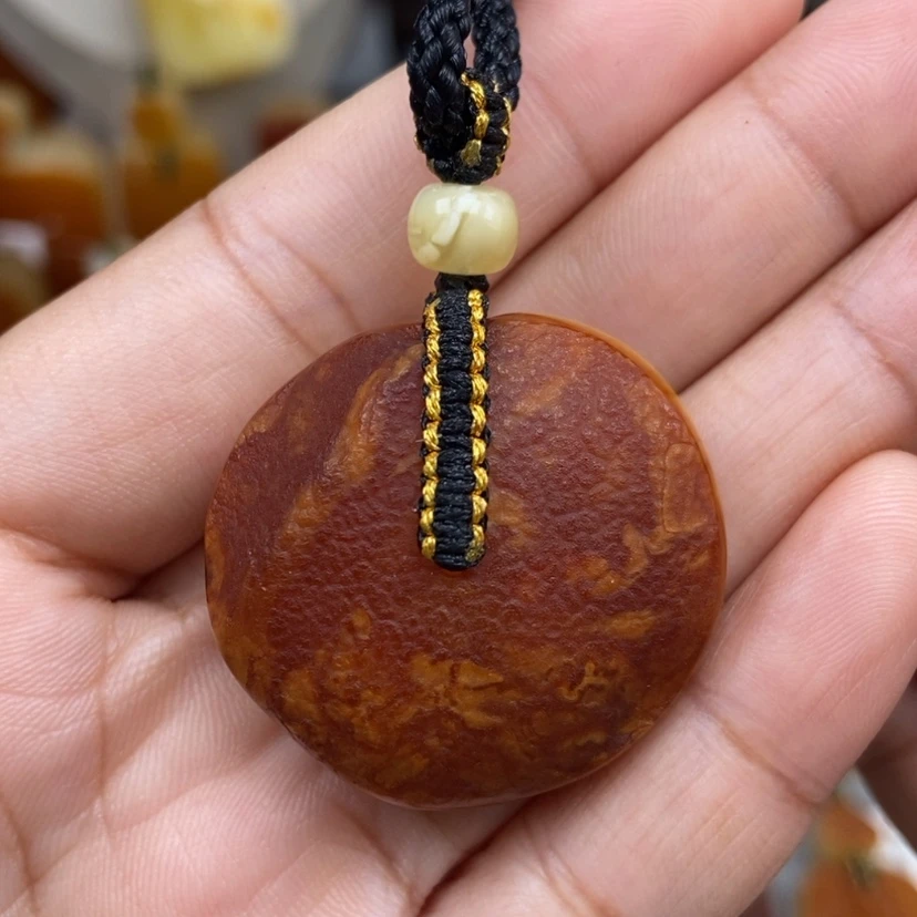 【闪购商品】琥珀颈饰未镶嵌